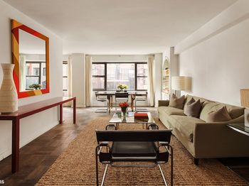50 Sutton Place S