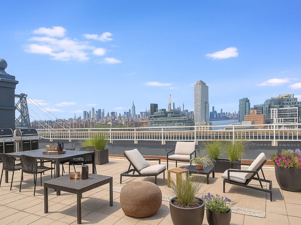 60 Broadway 4Q, Brooklyn NY 11249
