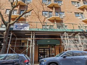 211 Thompson Street 2F, New York NY 10012