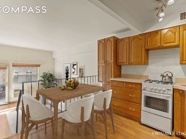 211 Thompson Street 2F, New York NY 10012