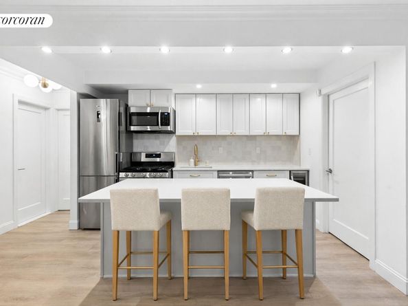 201 East 36th Street 2F, New York NY 10016