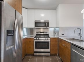 515 East 7th Street 5H, Brooklyn NY 11218