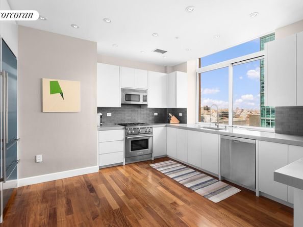 212 East 57th Street 21A, New York NY 10022