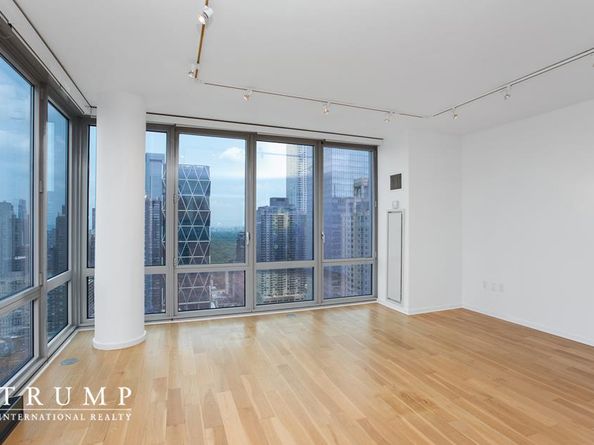 310 West 52nd Street 40H, New York NY 10019