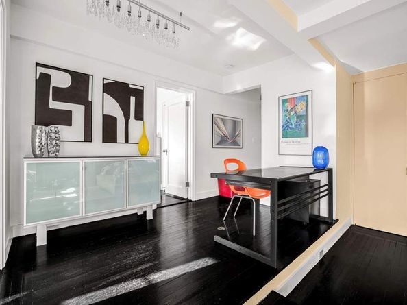 299 West 12th Street 7F, New York NY 10014