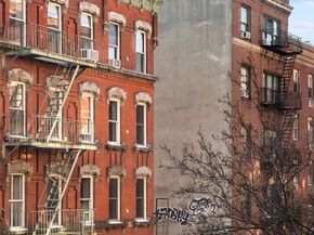 186 East 2nd Street 5, New York NY 10009