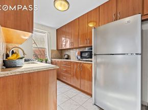 325 East 201st Street 5F, Bronx NY 10458