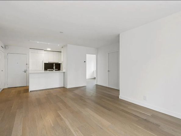 301 West 53rd Street 8F, New York NY 10019
