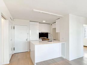 301 West 53rd Street 8F, New York NY 10019