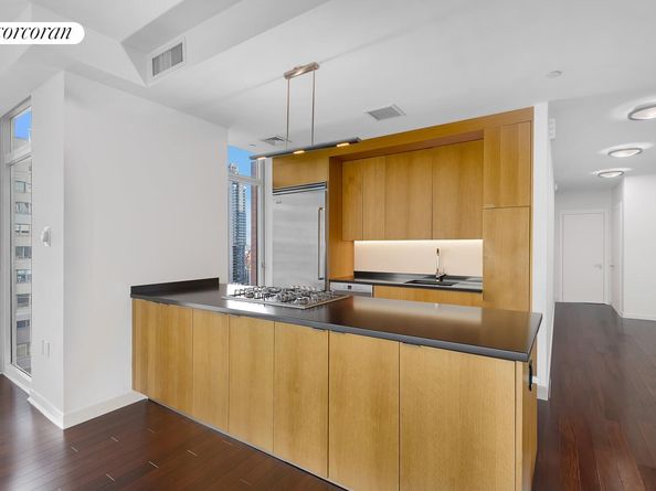 207 East 57th Street 19A, New York NY 10022
