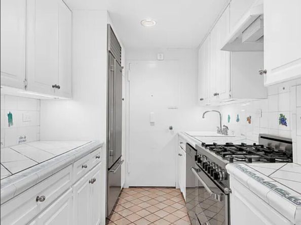 60 Sutton Place S 12AS, New York NY 10022