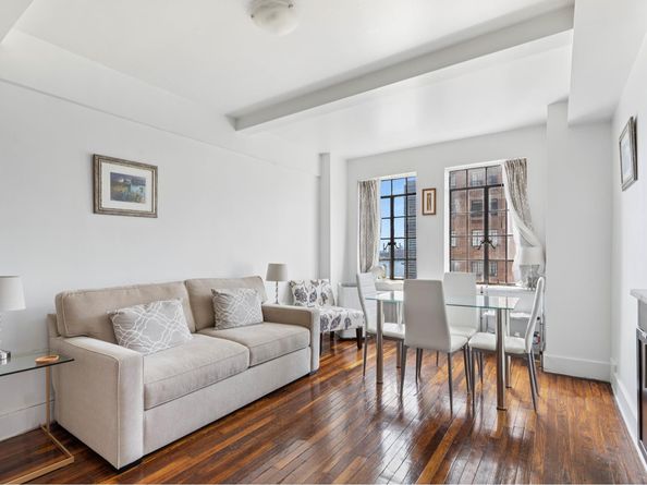 45 Tudor City Place 1019, New York NY 10017