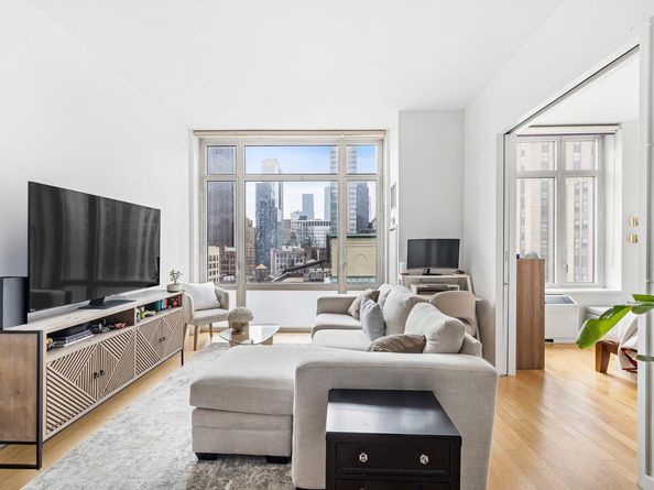325 5th Avenue 24B, New York NY 10016