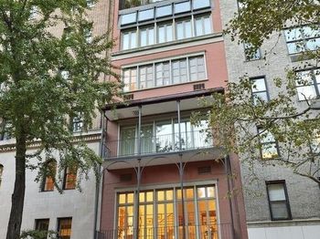 48 Gramercy Park N