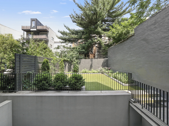 153 Green Street 1B, Brooklyn NY 11222