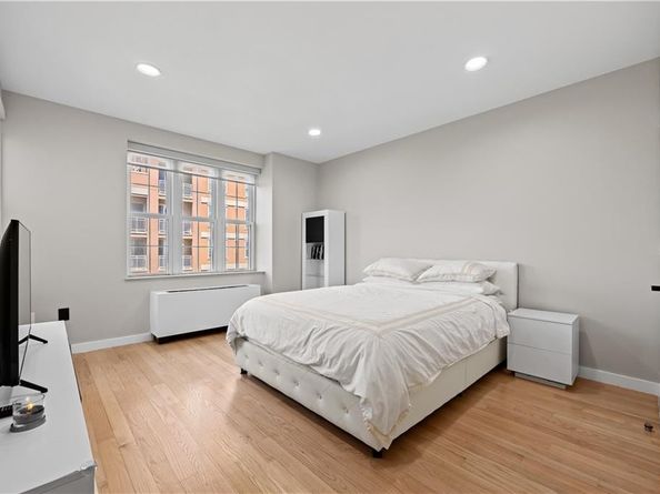 150 Oceana Drive W 4B, Brooklyn NY 11235