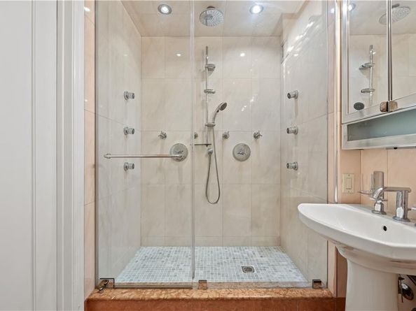 150 Oceana Drive W 4B, Brooklyn NY 11235