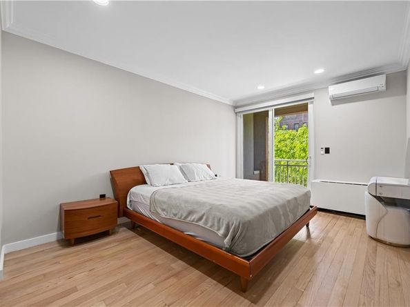 150 Oceana Drive W 4B, Brooklyn NY 11235