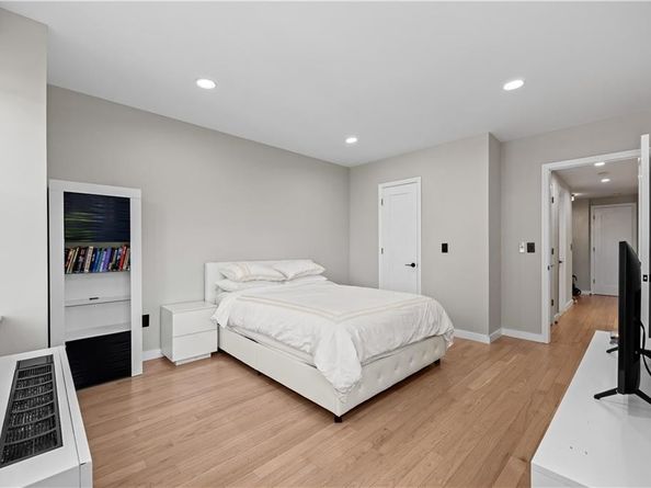 150 Oceana Drive W 4B, Brooklyn NY 11235