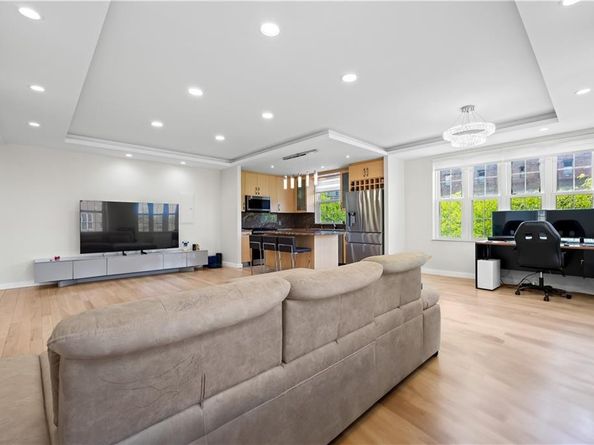 150 Oceana Drive W 4B, Brooklyn NY 11235