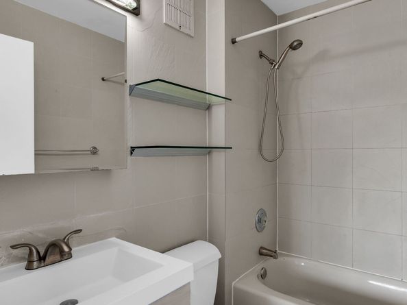 25-40 Shore Boulevard 2F, Queens NY 11102