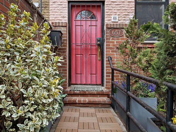 657 West 183rd Street, New York NY 10033