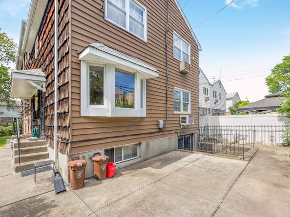 89-04 Doran Avenue, Queens NY 11385