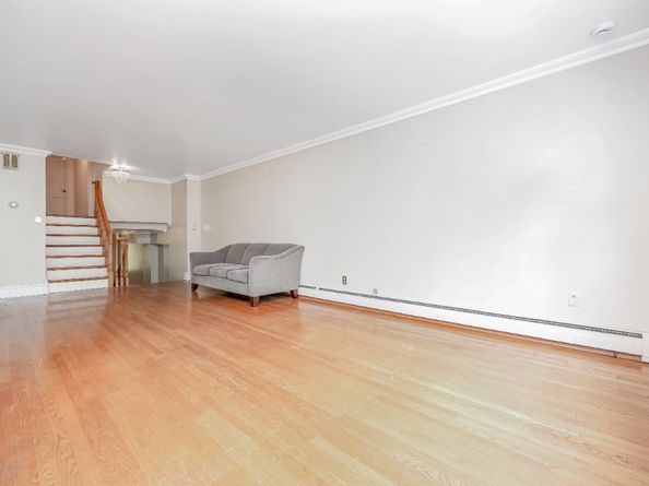 89-04 Doran Avenue, Queens NY 11385
