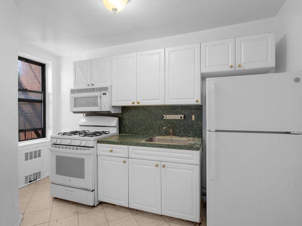 8901 Narrows Avenue 2G, Brooklyn NY 11209