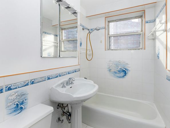 5800 Arlington Avenue 9H, Bronx NY 10471