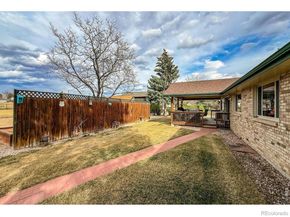 2806 Lake Park Way, Longmont CO 80503