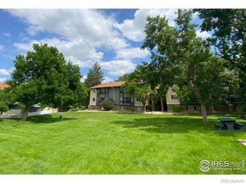 860 W Moorhead Circle