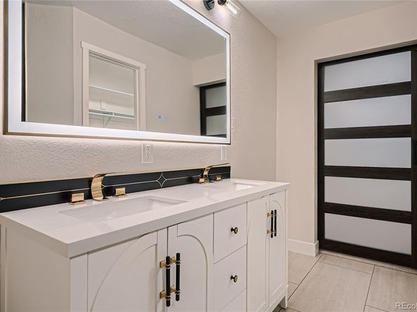 Undisclosed Address #6195780, Denver CO 80207