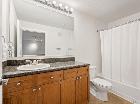 5677 S Park Place B310, Englewood CO 80111
