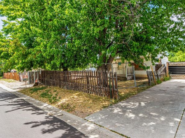 1555 Swadley Street, Lakewood CO 80215