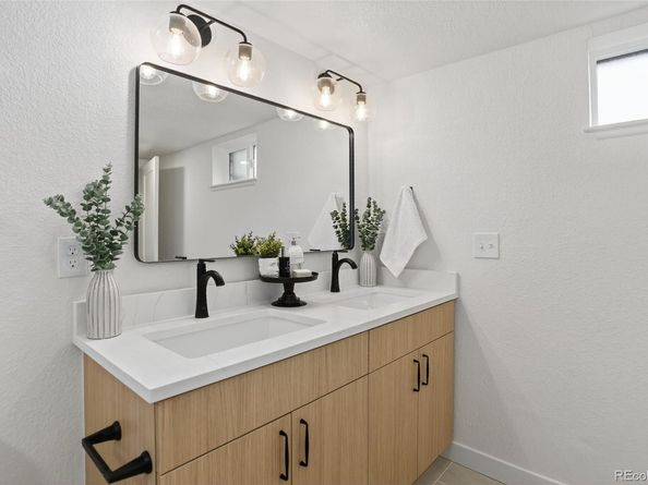 3724 E Nielsen Lane, Denver CO 80210