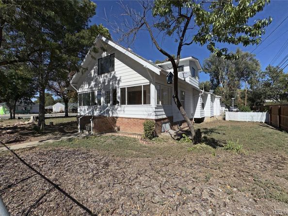 1048 11th Avenue, Longmont CO 80501