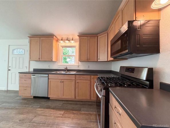 433 Sunnyside Lane, Longmont CO 80504