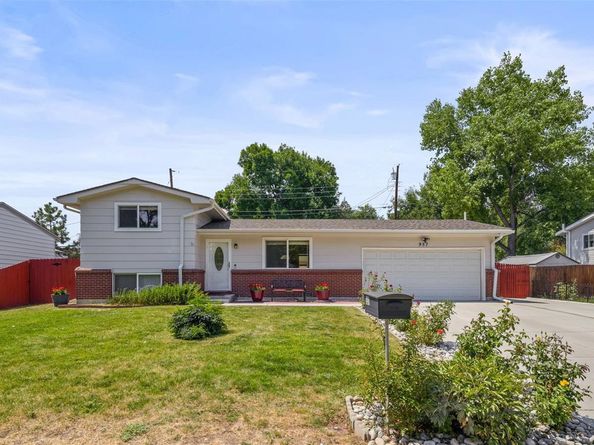 957 S Owens Court, Lakewood CO 80226