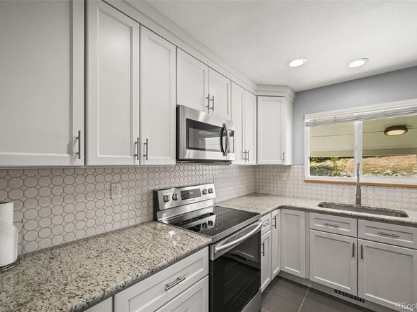 957 S Owens Court, Lakewood CO 80226