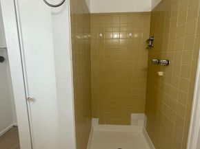 Undisclosed Address #3907197, Aurora CO 80013