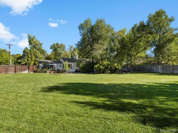 16 Lakewood Heights Drive, Lakewood CO 80215