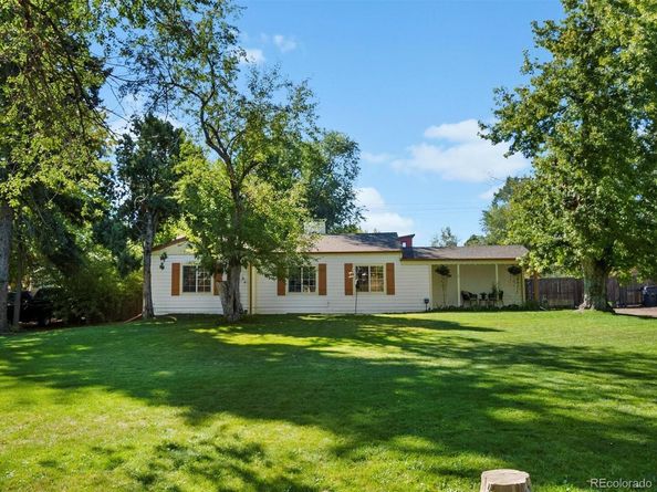 16 Lakewood Heights Drive, Lakewood CO 80215