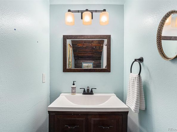 1701 S Pitkin Street, Aurora CO 80017