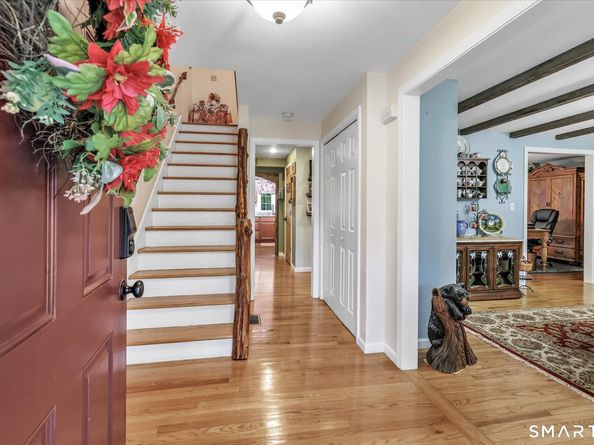 42 Wigwam Drive, Shelton CT 06484