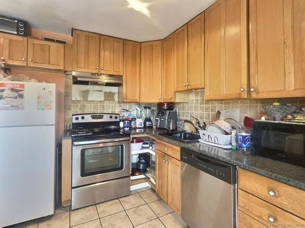 56 Bradley Place, Stamford CT 06905