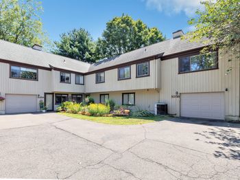 535 Narraganset Lane