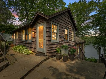 45 Lake Drive S