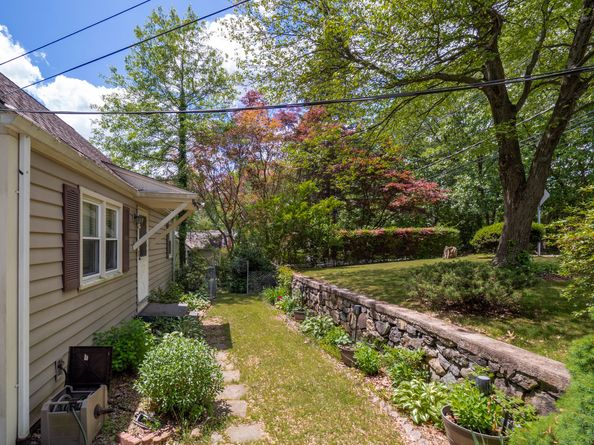 13 Joemar Road, Norwalk CT 06854