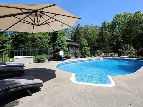 108 Northwood Drive, Easton CT 06612